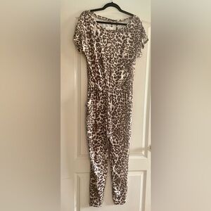 Loose Off-Shoulder Animal Print Romper